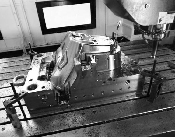 complex tooling in injection molding Expensive tooling in injection molding