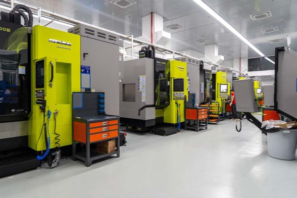 HLH Rapid 5-axis CNC machining department