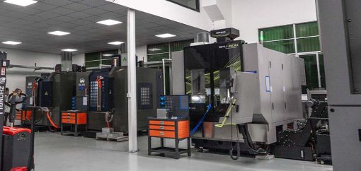 5-axis CNC machining factory department - HLH Rapid